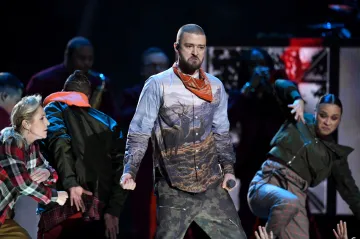 Timberlake není žádné dřevo. Vydal album a zpíval na Super Bowlu