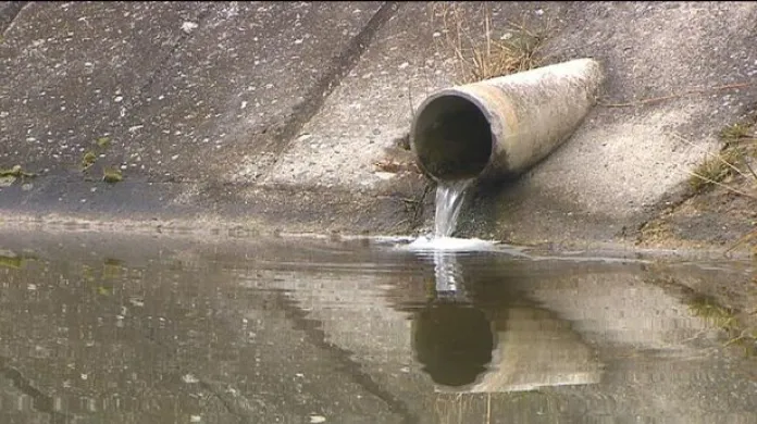 Obce bez vodovodu a kanalizace ve Středočeském kraji