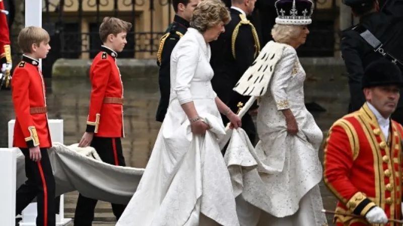 Královna Camilla opouští Westminsterské opatství,  Autor: Dylan Martinez,  Zdroj: Reuters