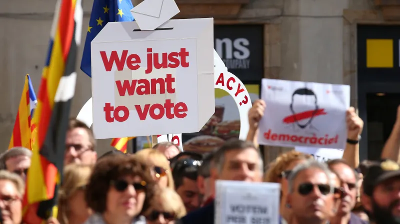 Demonstrace za vypsání referenda