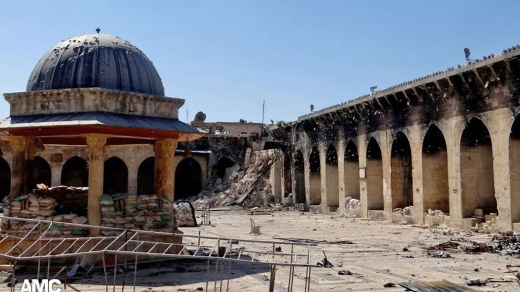 V Aleppu se zřítil minaret Umajjovské mešity