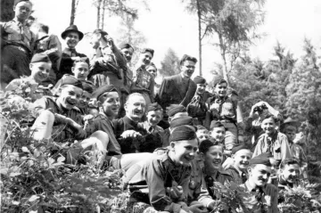 Z Velehradu vyhnali pátera Hladiše bolševičtí ozbrojenci. Vrátil se tam až po revoluci a vítal papeže