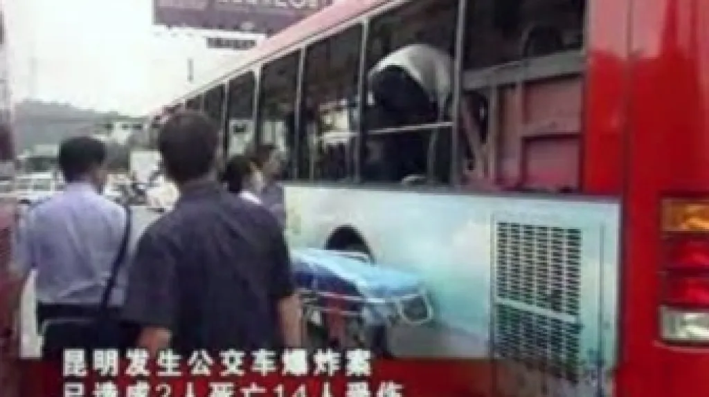 Výbuch autobusu v Číně