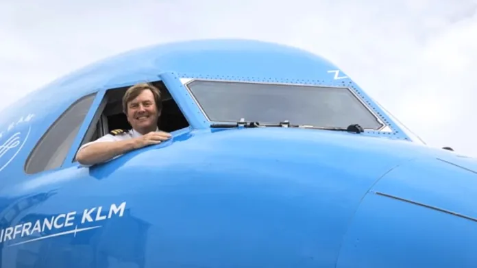 Willem-Alexander v kokpitu letadla KLM