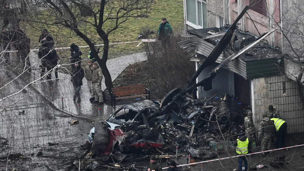 Místo nehody ukrajinského vrtulníku u Kyjeva