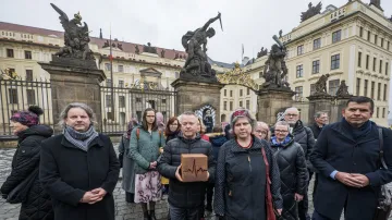 Oběti sexuálního zneužívání v katolické církvi míří na schůzku s prezidentem