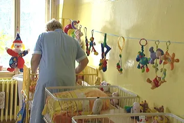 V ústavech pro děti do tří let chybí personál, ukázala analýza. Požadavky splnila jen čtvrtina domovů