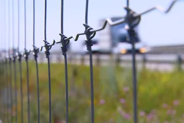 ŘSD chce obehnat dálniční síť plotem. Hasiči i experti vznášejí výhrady