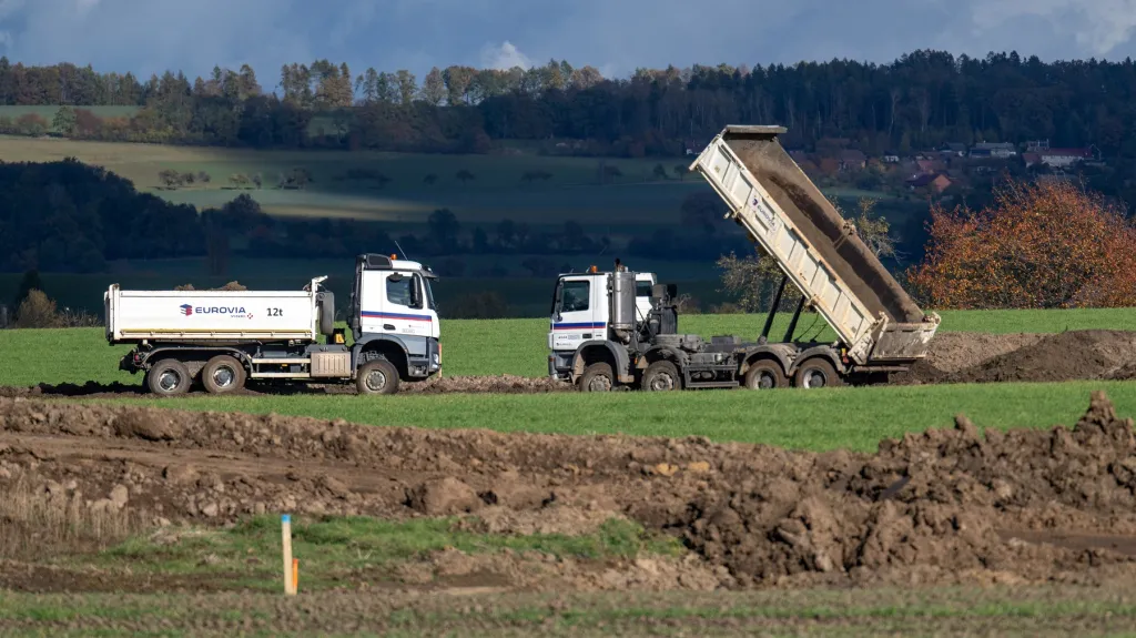 Začala stavba D35 mezi Sadovou a Hořicemi