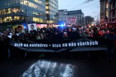 Slováci vyšli do ulic, aby uctili zavražděného novináře a jeho partnerku. Připomnělo si je i Česko