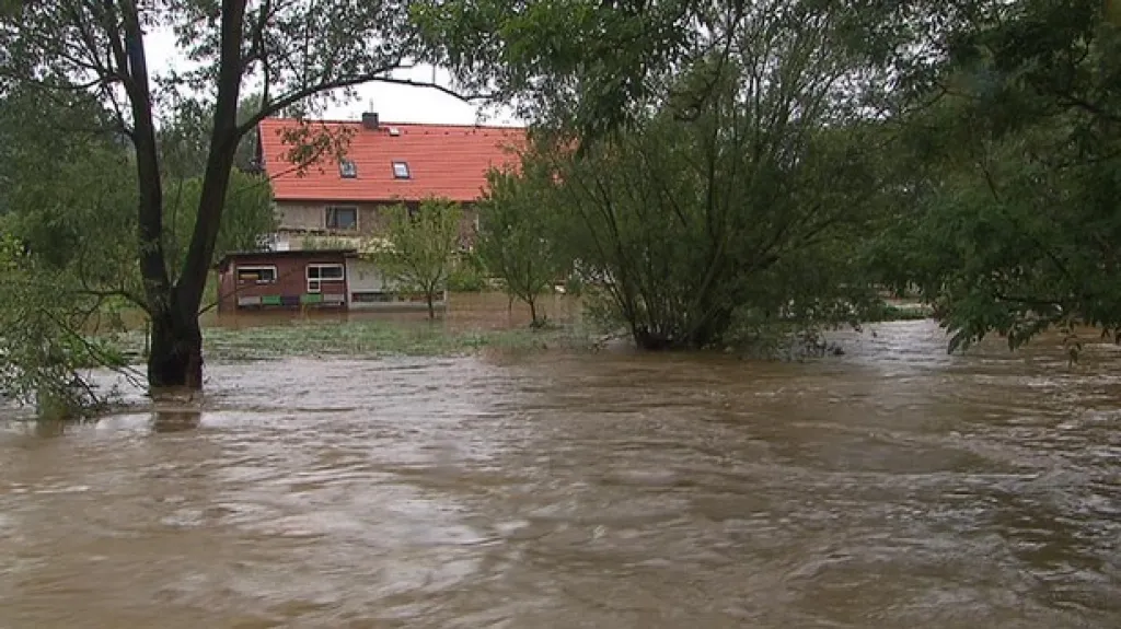 Řeky na liberecku se pomalu vrací do svých koryt