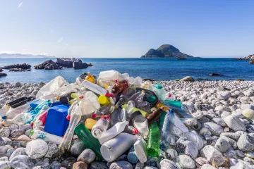 Japonci vyvinuli plast, který se rozkládá v mořské vodě