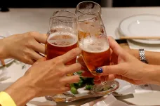 Pivo radši doma a nealko. Návyky Čechů se mění i ve stravování