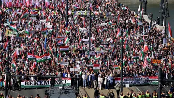 Příznivci Viktora Orbána v Budapešti