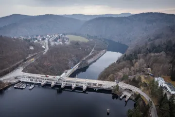 Sucho omezuje provoz vodních elektráren, Babiš chce obnovit koalici proti němu