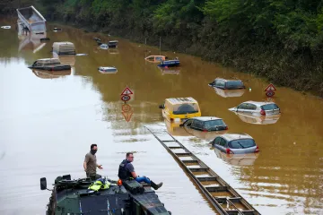 Přibývají další oběti německých záplav, vyžádaly si už 143 životů