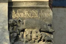 Středověký antisemitský reliéf na „Lutherově kostele“ zůstává. Soud potřetí odmítl jeho odstranění