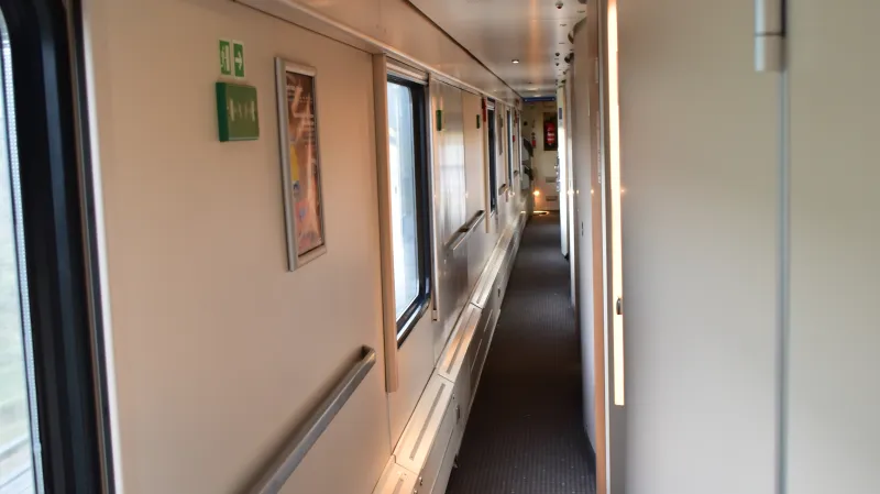 Chodbička lůžkového vozu