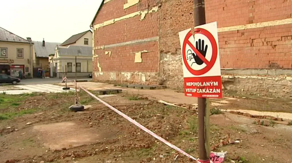 Parcela po vyhořelém hotelu Morava