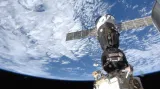 Sojuz úspěšně zakotvil u ISS