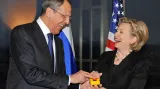 Lavrov a Clintonová s tlačítkem nové éry rusko-amerických vztahů