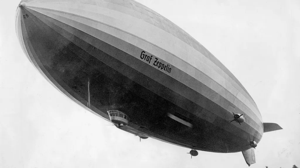 První vzlet největší vyztužené vzducholodi všech dob 14. září 1938 ráno. Kapitánem prvního letu byl Hugo Eckener a na palubě bylo 74 lidí většinou z řad ministersva letectví a společnosti Zeppelin. Během 6 hodin urazila vzducholoď 925 km nad územím Neměcka.