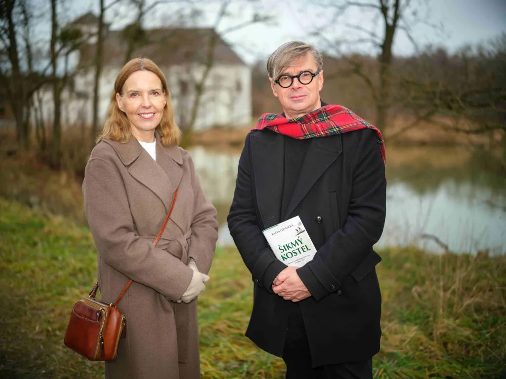 Na ČT art diváky čeká dokument o architektovi Antonínu Raymondovi, portrét Liběny Rochové k jejím 75. narozeninám i týden hudebních a filmových premiér nazvaný Týden dárků ČT art. Těšit se diváci mohou také na Literární místopis, Knižní kód či Příběhy českých alb