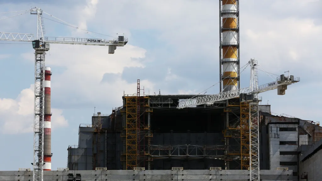 Výstavba nového krytu v Černobylu