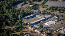 Zatopený fotbalový stadion v Opavě (15. 9. 2024)