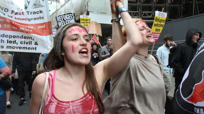 Demonstrace za imigranty v Británii