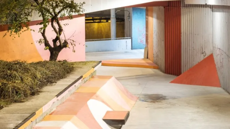 V podchodech lze jezdit na skateboardu nebo BMX