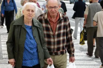 Penzijní připojištění požírá inflace, jak spořit lépe?