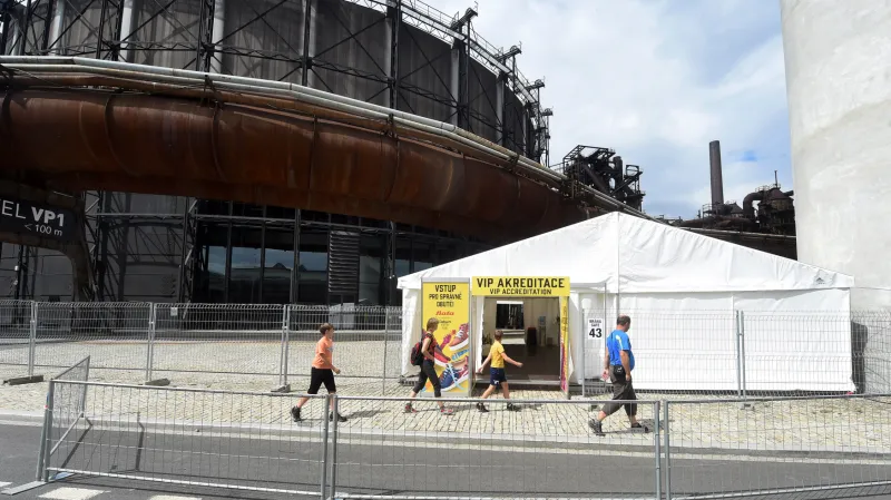 Finišují práce na festivalu Colours of Ostrava