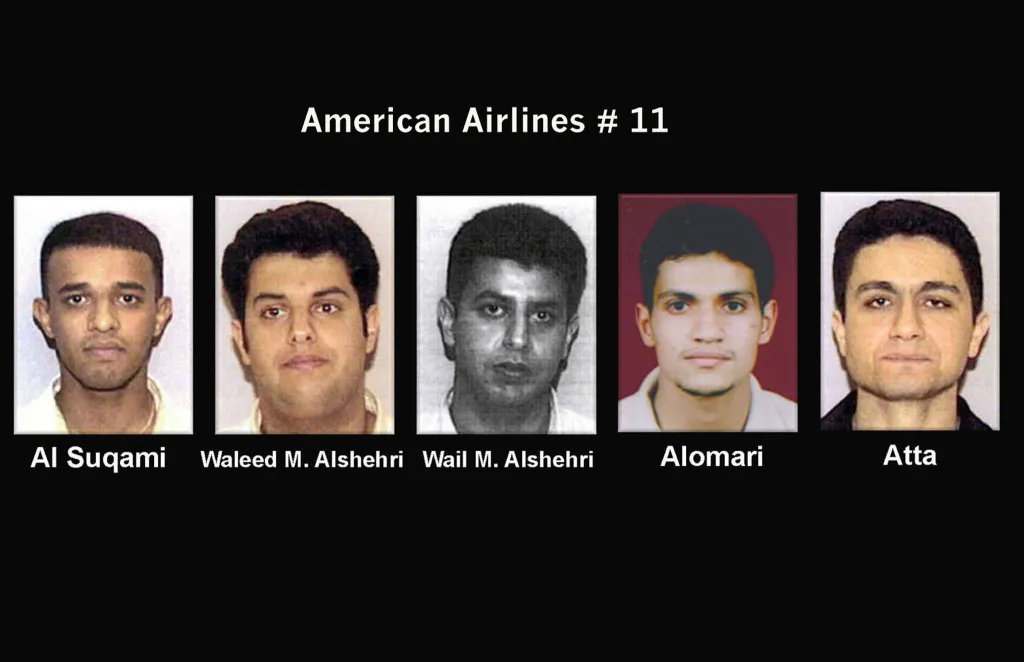 8:14: Boeing 767 na letu 11 byl unesen skupinou teroristů v čele s Muhammadem Attou. Letadlo se odchýlilo z kurzu a přestalo komunikovat s leteckou kontrolou