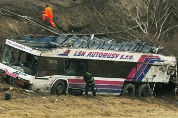 Nejtragičtější nehoda 15 let poté. Na silnici smrti u Nažidel se nezměnilo skoro nic