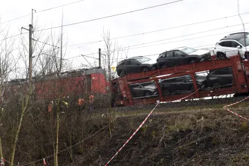 U Otrokovic opět jezdí vlaky, zatím se sníženou rychlostí