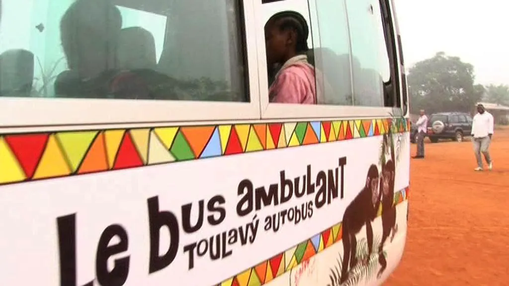 Toulavý autobus