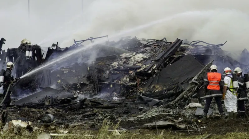 Zničený hotel v Gonesse, kam dopadl hořící concorde