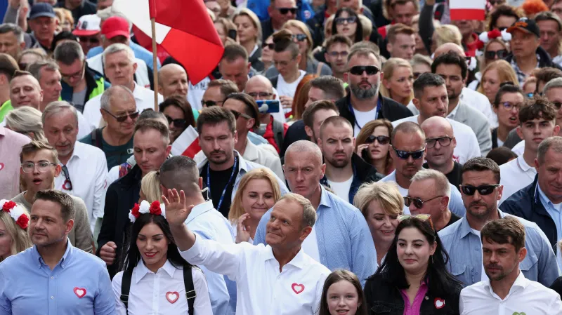 Protivládní pochod ve Varšavě