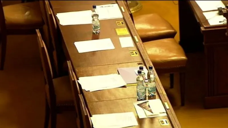 Konec poslaneckých kariér pohledem Událostí ČT