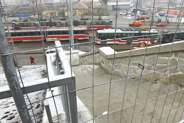 V Brně postavili schodiště, chodit se po něm ale nesmí. Po měsíci stále není zkolaudované