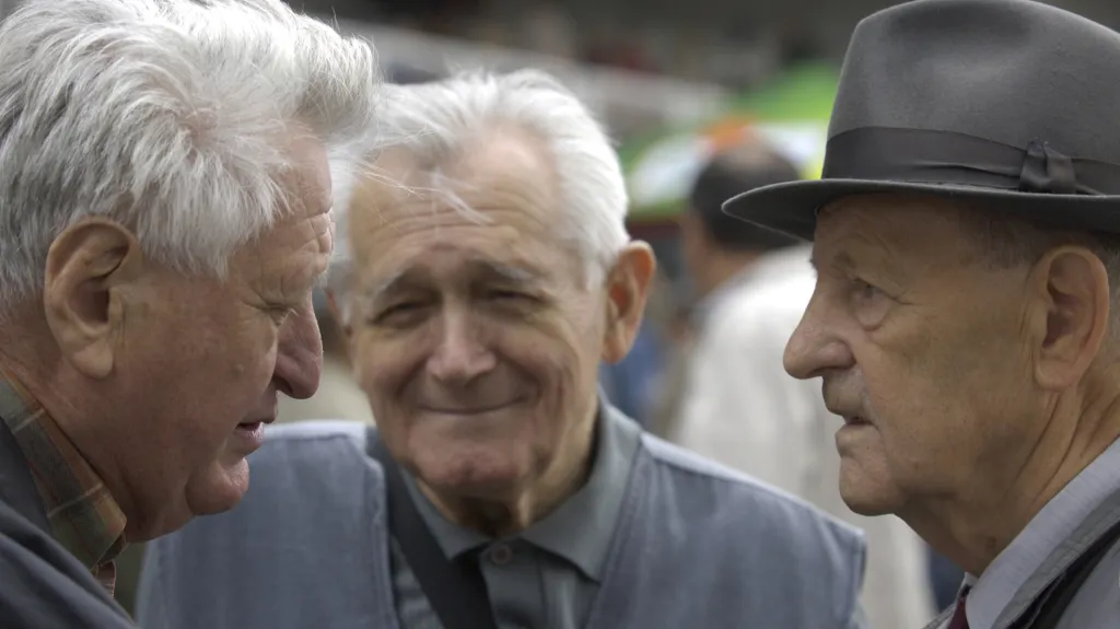 Vysocí představitelé bývalé KSČ Jan Fojtík (vlevo), Karel Hoffmann a Miloš Jakeš