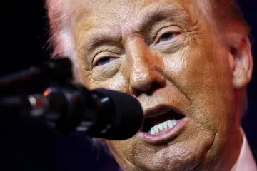 Trump řekl, že jeho moc vrchního velitele USA omezuje pouze jeho vlastní morálka