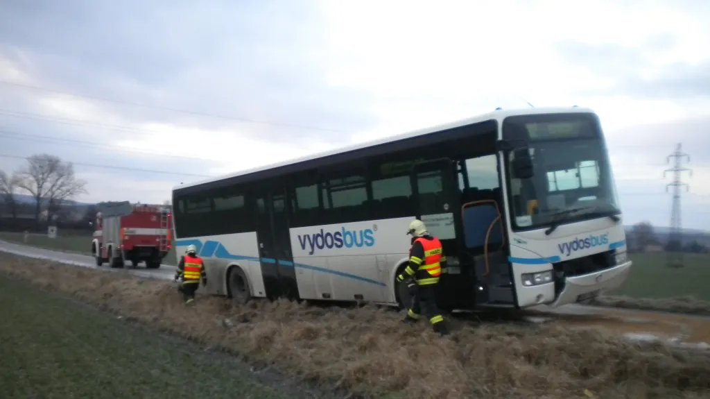 Ranní nehoda autobusu