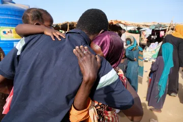 Dron polovojenských jednotek zabil v Dárfúru nejméně šedesát lidí, píše AFP