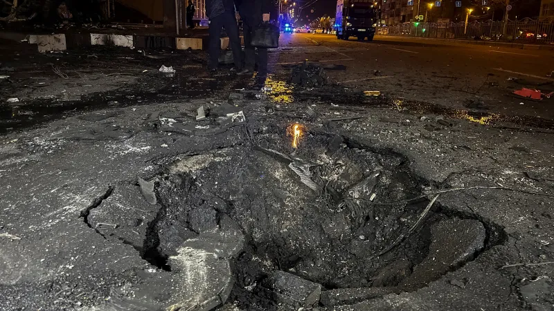Následky dopadu ruského dronu v Charkově (29. 3. 2025)