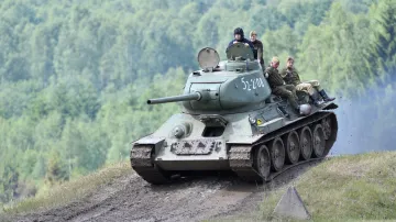 Den pozemního vojska Bahna 2017 a tank T-34 v akci