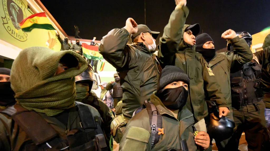 Bouřící se bolivijští policisté