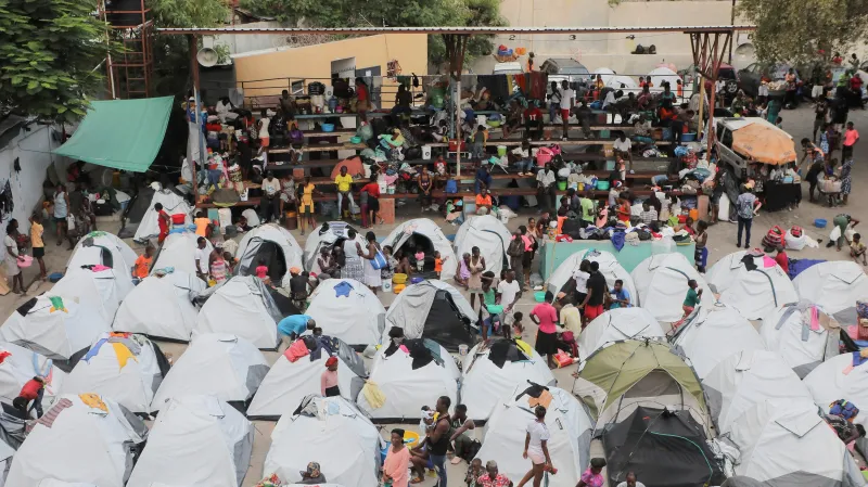 Haiťané prchají před násilím páchaným gangy