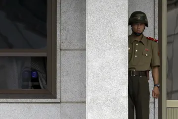 Boj o tlampače se stupňuje, Kim vyhlásil plnou pohotovost